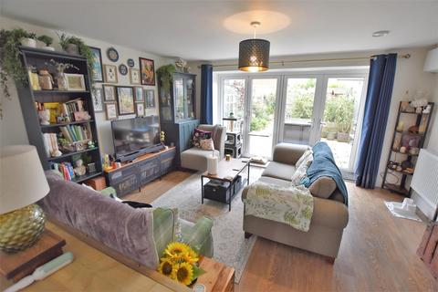 27 Chadwick Place, Ambrosden, Bicester, OX25 2BG