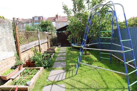 4 Johnsons Road, Bristol, BS5 9AT