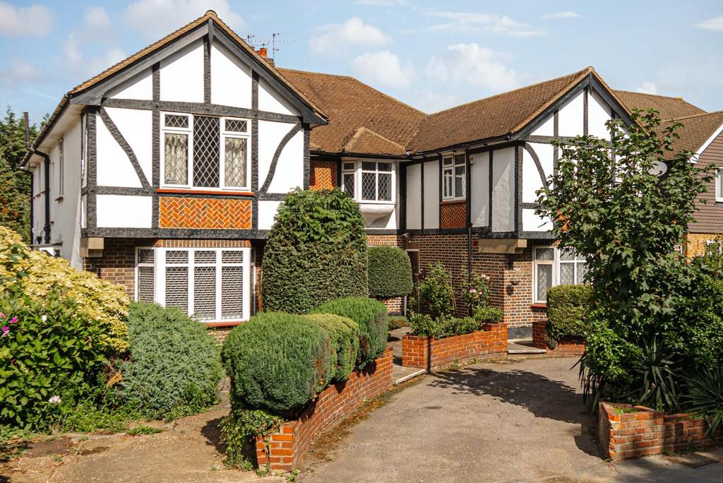 London Road, Ewell 2 bed for sale £425,000