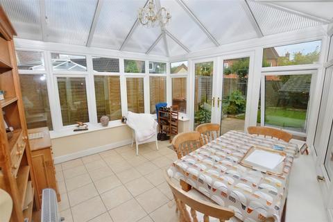 3 bedroom end of terrace house for sale, Neil Avenue, Holt