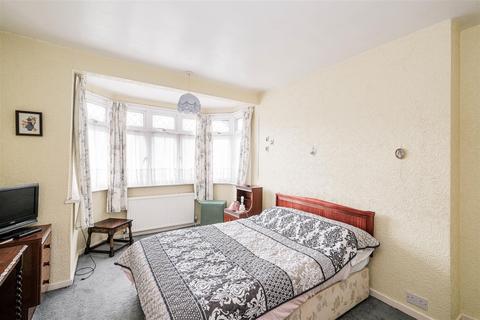 21 Gunners Grove, London, E4 9SR