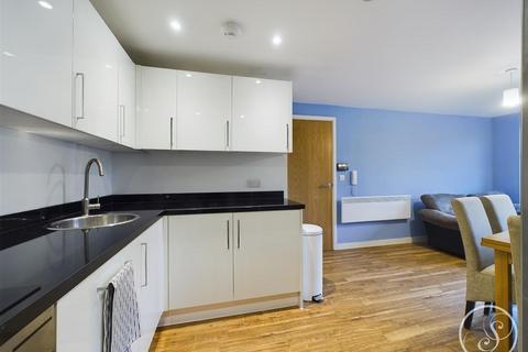 2 bedroom flat for sale - Cross Green Lane, Leeds