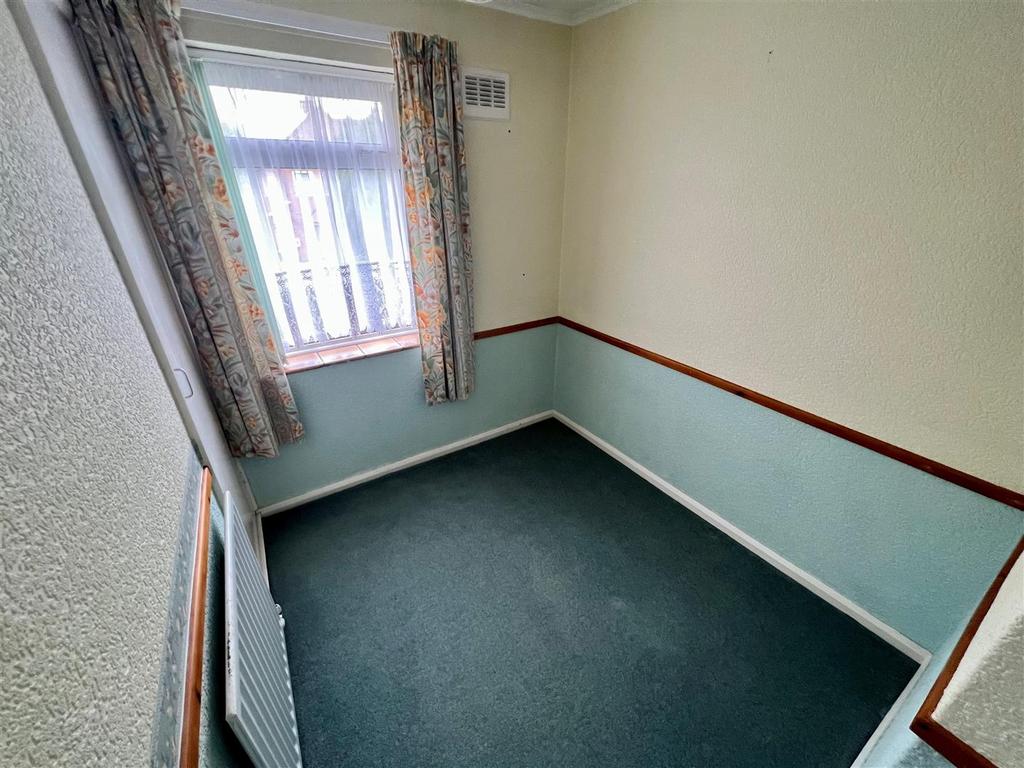 BR32 Bed3.jpg