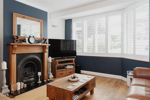 19 Commonfield Road, Banstead, SM7 2JR