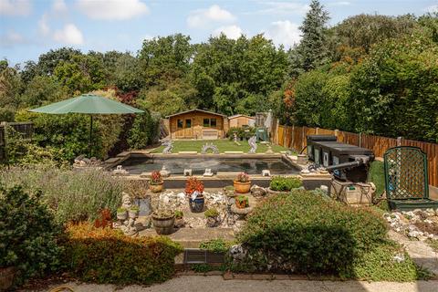 19 Commonfield Road, Banstead, SM7 2JR