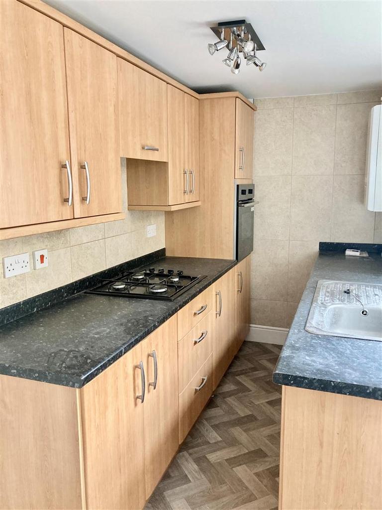 Kitchen 1.jpg