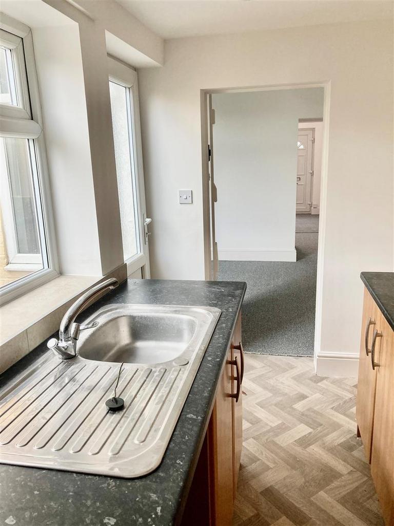 Kitchen 3.jpg
