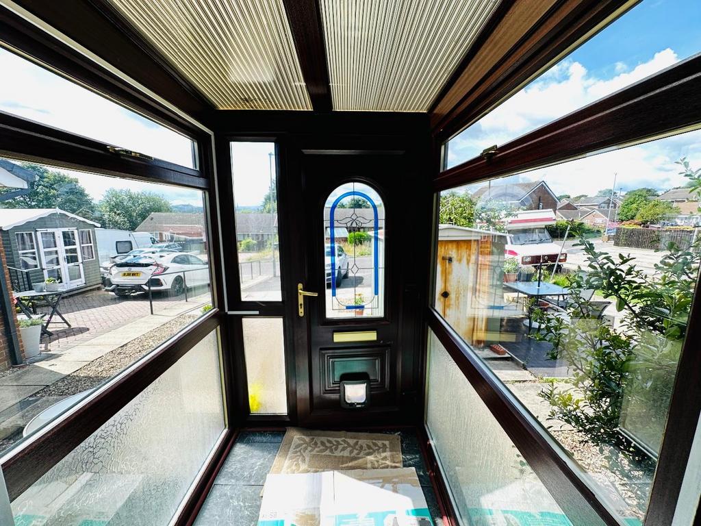 Entrance  door /vestibule