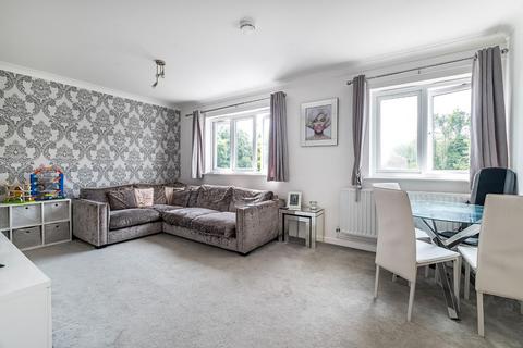 2 bedroom flat for sale - Garton Bank, Banstead