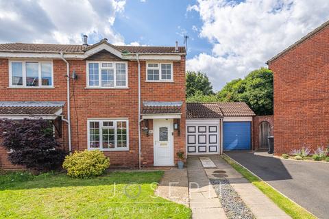 3 bedroom semi-detached house for sale - Swatchway Close, Ipswich, IP3
