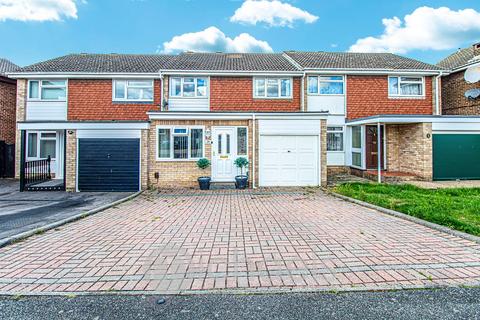 3 bedroom terraced house for sale - Mayne Crest, Chelmsford, CM1