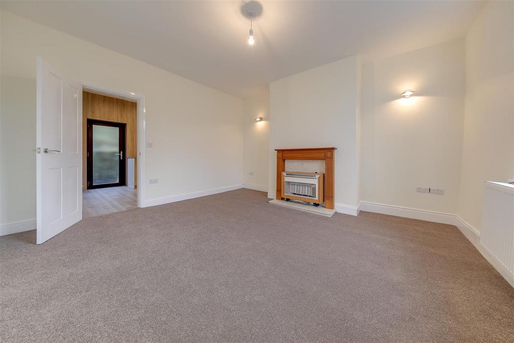 Prince Street, Britannia, Bacup 2 bed terraced house £695 pcm (£160 pw)