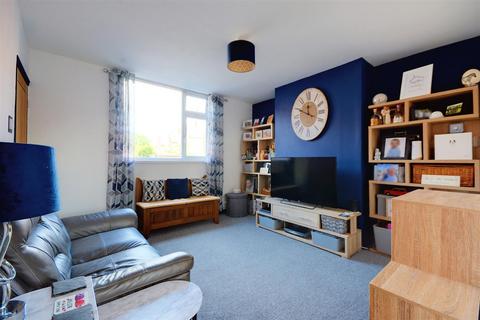 11 Victory Road, Beeston, Nottingham, NG9 1LH
