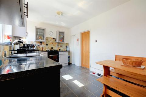 11 Victory Road, Beeston, Nottingham, NG9 1LH