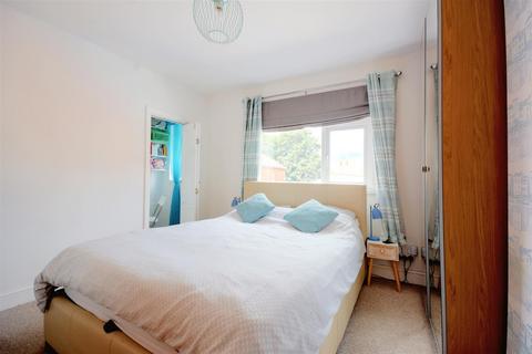 11 Victory Road, Beeston, Nottingham, NG9 1LH