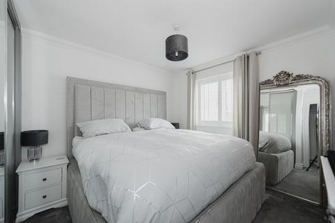 12 Whitebeam Close, Epsom, KT17 3AU