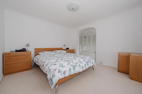 51 Aragon Avenue, Epsom, KT17 2QL