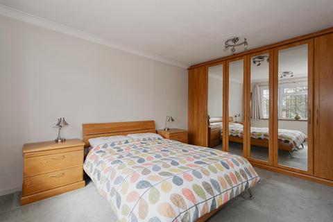 51 Aragon Avenue, Epsom, KT17 2QL