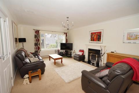 9 Barncroft Drive, Horwich, Bolton, BL6 6NZ
