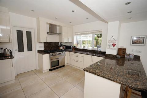 9 Barncroft Drive, Horwich, Bolton, BL6 6NZ