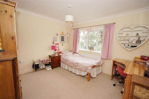 9 Barncroft Drive, Horwich, Bolton, BL6 6NZ