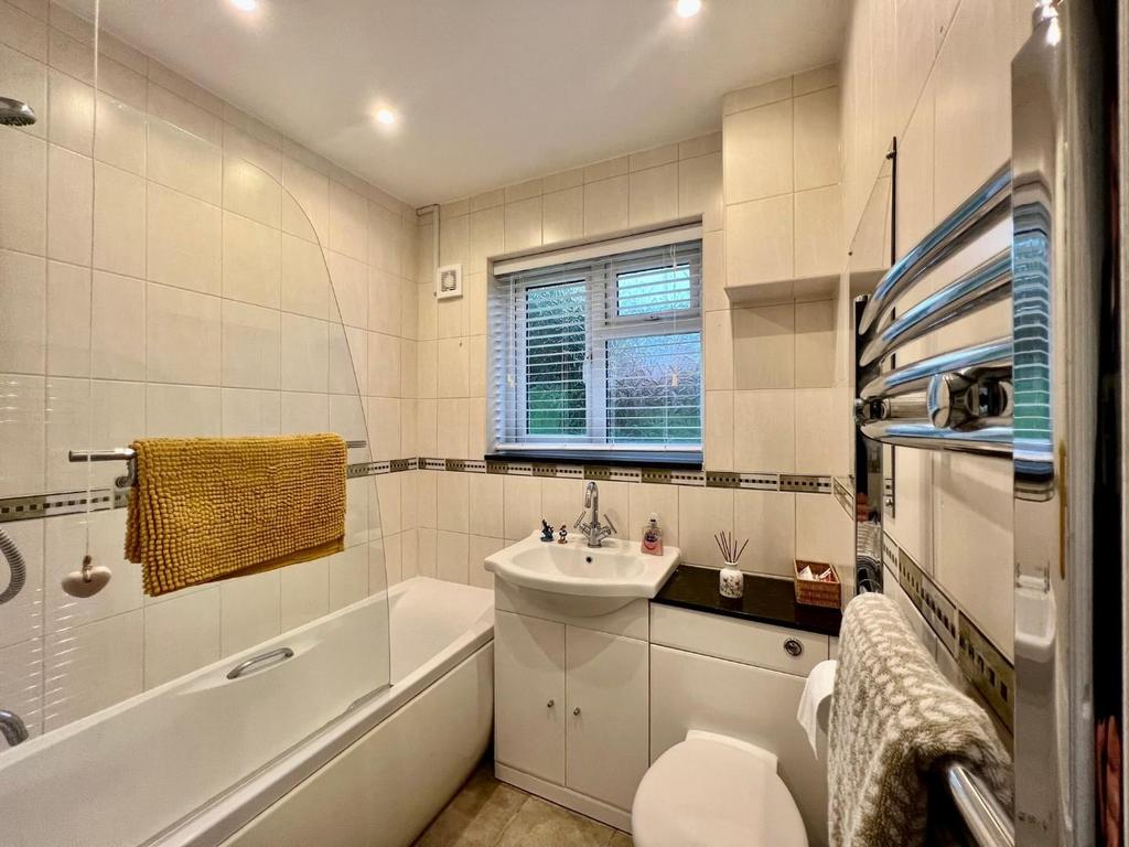 Bathroom photo.jpg