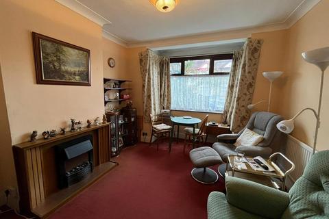 164 Hampton Road, Chingford, London, E4 8NT