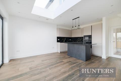 168 Buckland Way, Worcester Park, KT4 8NP