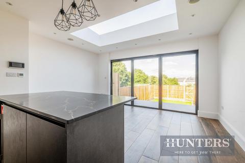 168 Buckland Way, Worcester Park, KT4 8NP