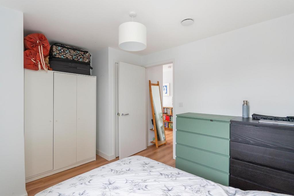 ESUOHEGATIREHDLIUG31 - Bedroom A.jpg