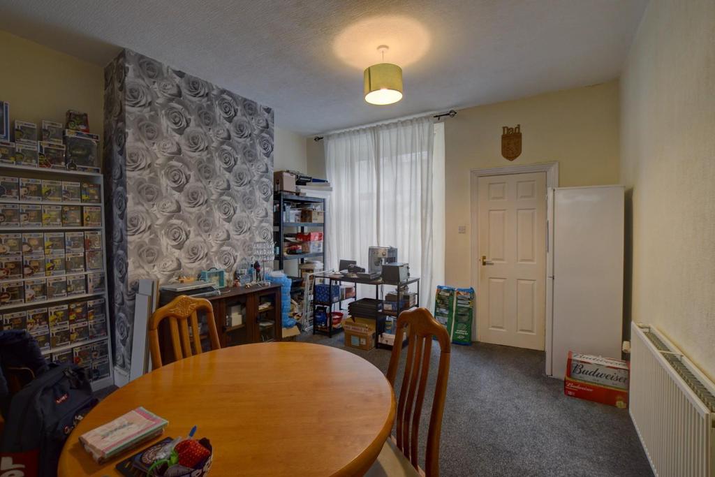 Brockenhurst Street, Burnley 3 bed terraced house £650 pcm (£150 pw)
