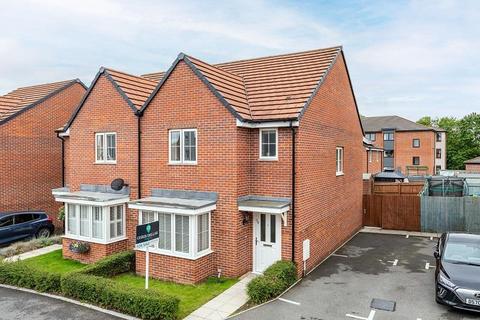 3 bedroom semi-detached house for sale - Keen Avenue, Buntingford