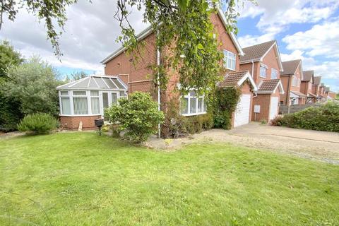 3 bedroom detached house for sale, Louth Road, Holton-Le-Clay, Grimsby