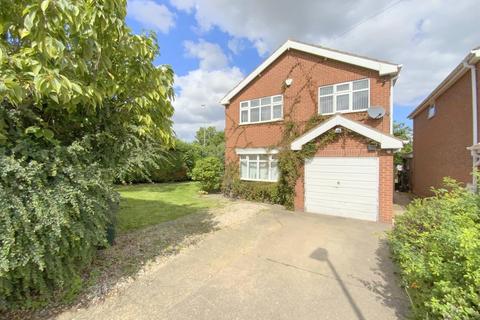 3 bedroom detached house for sale, Louth Road, Holton-Le-Clay, Grimsby