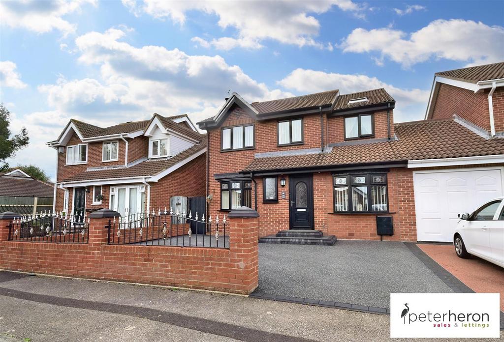 St. Matthews View, Silksworth, Sunderland 4 bed link detached house for