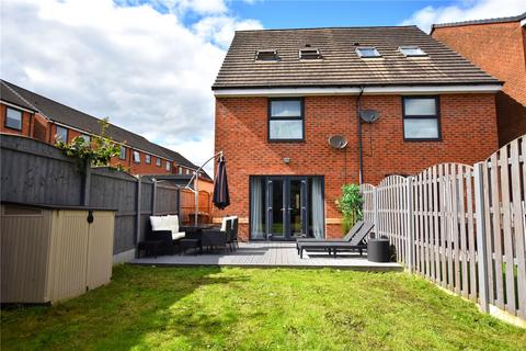 3 bedroom semi-detached house for sale - Sundew Close, Heywood, Greater Manchester, OL10