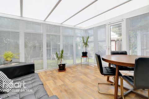 7 Plas Newydd Close, Southend-on-sea, SS1 3AH