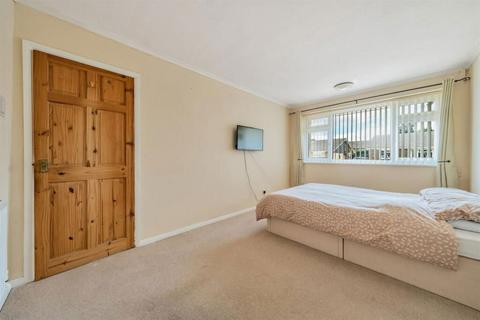 66 Highcroft Crescent, Bognor Regis, PO22 8DU