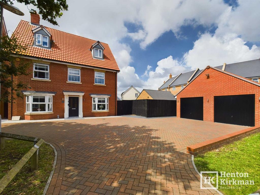 Stamford Drive, Dunton Fields, Laindon 5 bed detached house £750,000