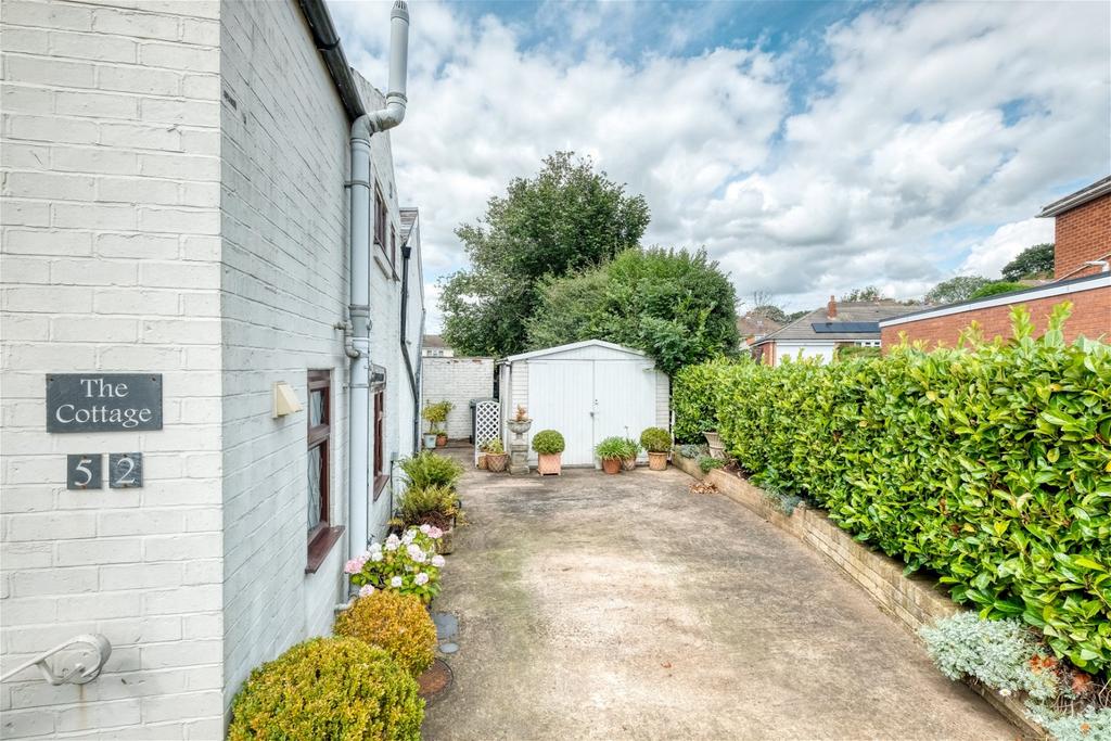 Littlewoods, Crabbs Cross, Redditch B97 5LF 2 bed cottage for sale £220,000