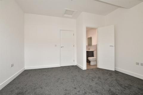 20 Mount Field, Queenborough, ME11 5DB