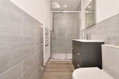20 Mount Field, Queenborough, ME11 5DB