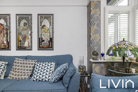 20 Annsworthy Crescent, London, SE25 6TF