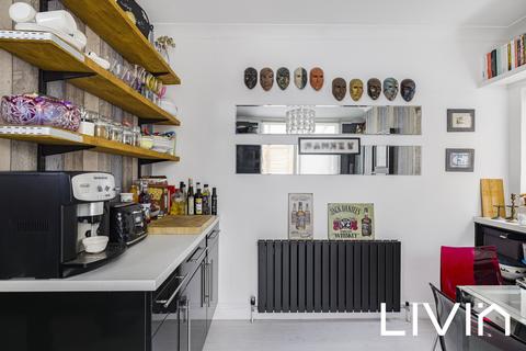 20 Annsworthy Crescent, London, SE25 6TF