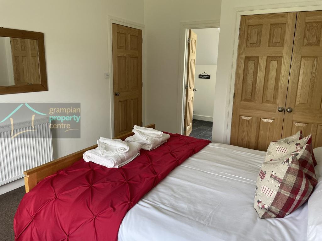Bedroom 1c.JPG