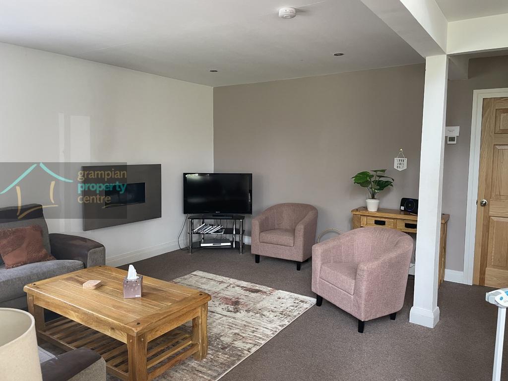 Lounge a.JPG