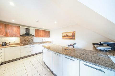 3 bedroom flat for sale, Oxted,  Surrey,  RH8