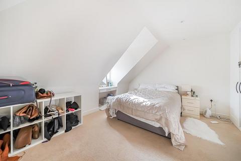 3 bedroom flat for sale, Oxted,  Surrey,  RH8