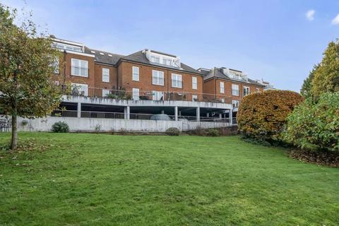 3 bedroom flat for sale, Oxted,  Surrey,  RH8