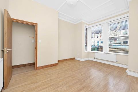 69 Abbotts Park Road, London, E10 6HU